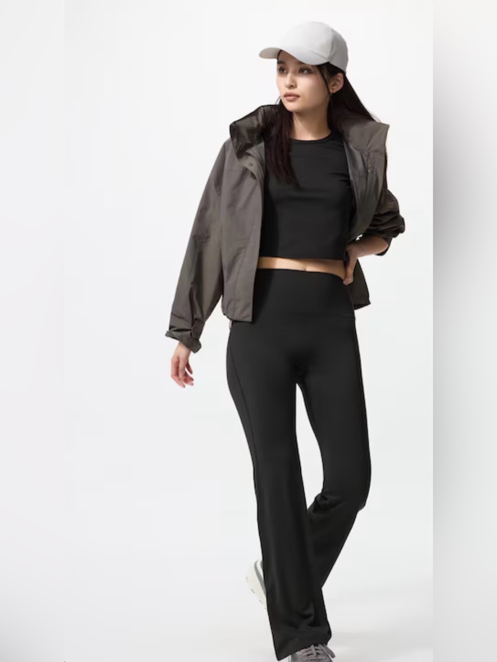 Uniqlo AIRism Flare Pants in Black Size Small